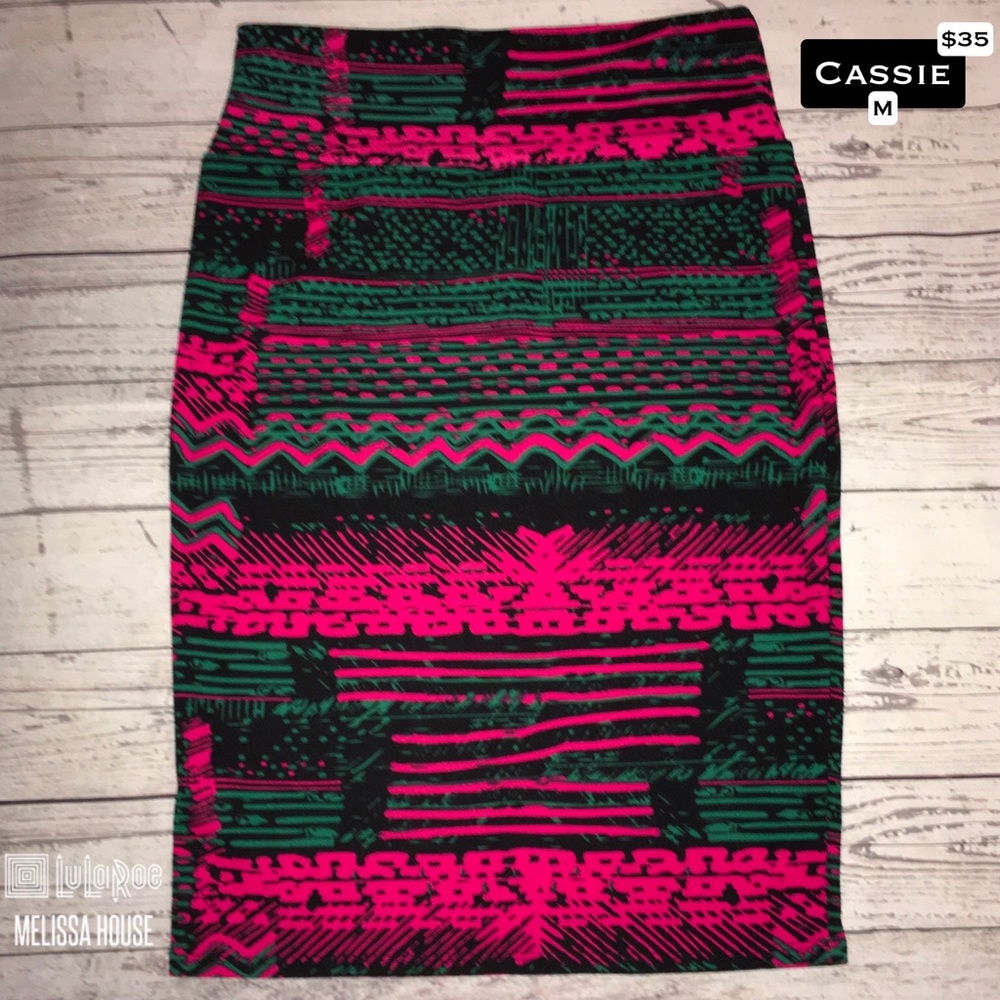 M LuLaRoe Cassie Skirt